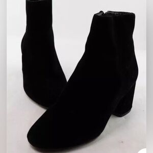 Franco sarto black velvet jubilee ankle boot, size 9m